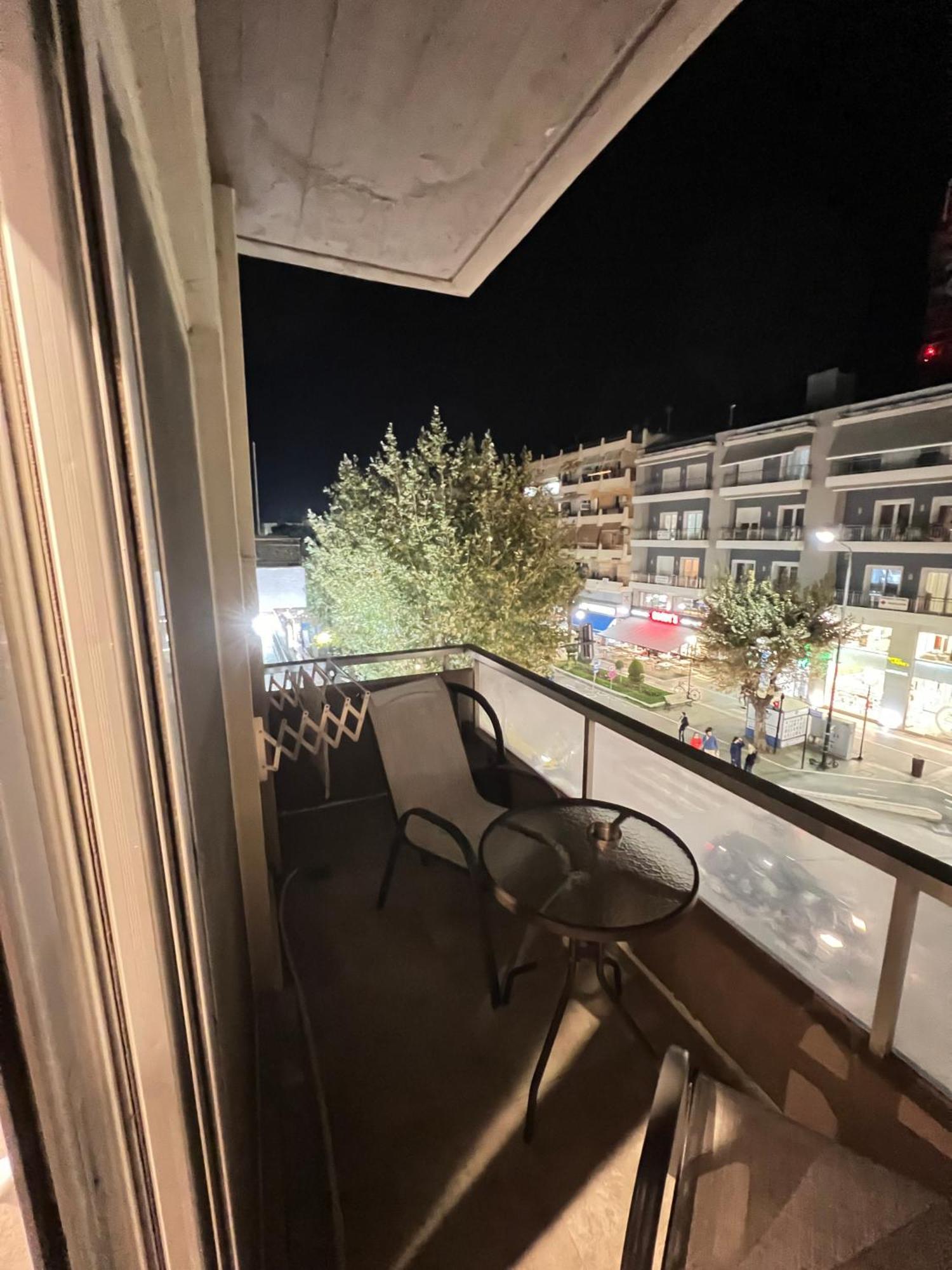 Modern Apartment In The Heart Of The City Alexandroúpolis Ngoại thất bức ảnh