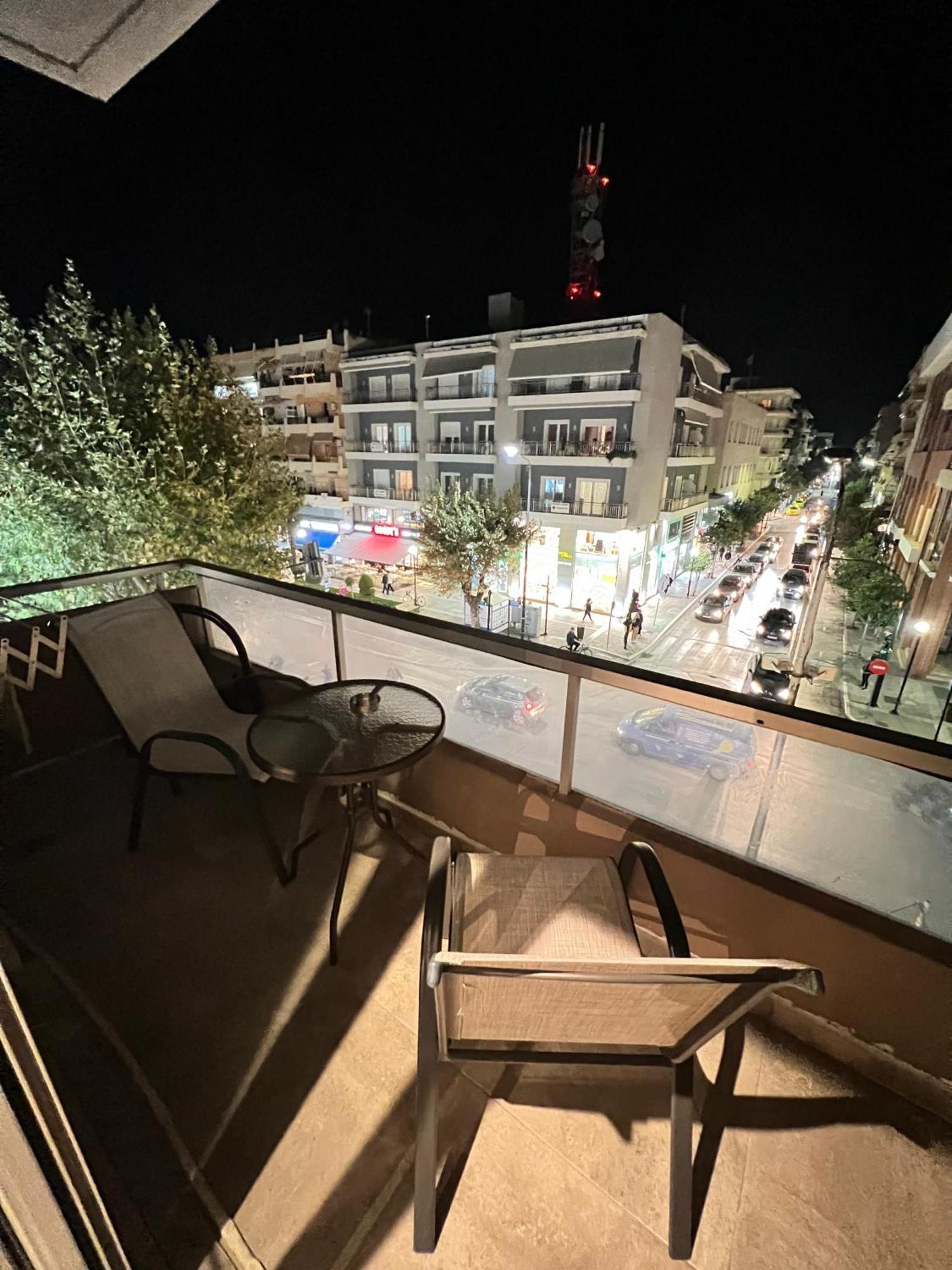 Modern Apartment In The Heart Of The City Alexandroúpolis Ngoại thất bức ảnh